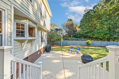 $775,000 | 407 Kettlebridge Drive, Cary, NC 27511