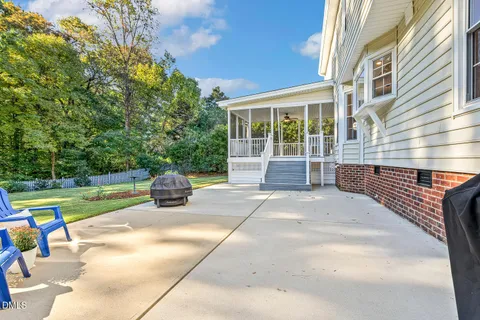 $775,000 | 407 Kettlebridge Drive, Cary, NC 27511
