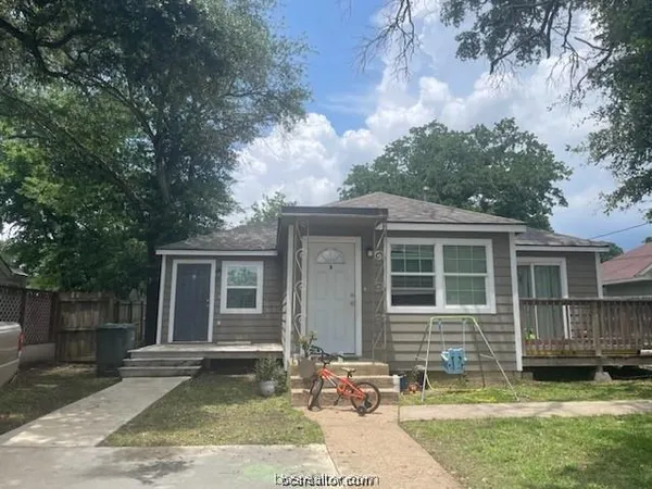 $1,100 | 814 Mitchell Street, Unit B, Bryan, TX 77802
