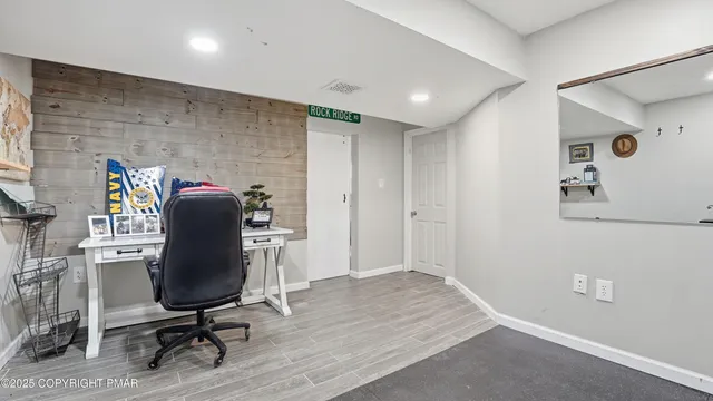 $599,000 | 104 Wolf Hollow Road, Lake Harmony, PA 18624