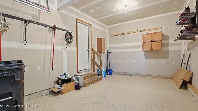 $599,000 | 104 Wolf Hollow Road, Lake Harmony, PA 18624