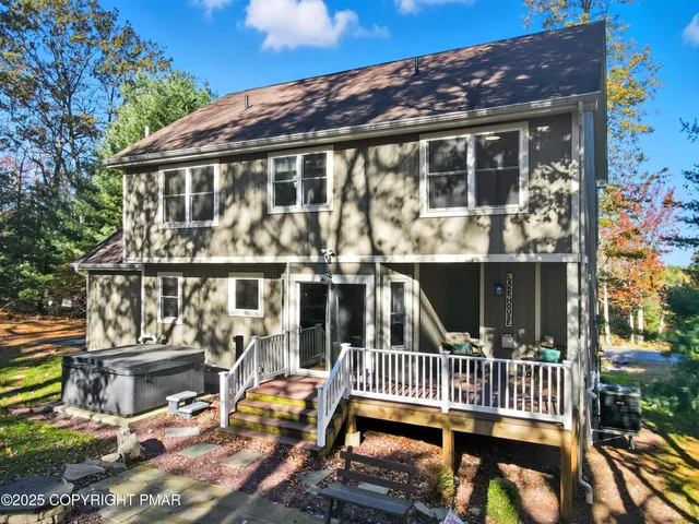 $599,000 | 104 Wolf Hollow Road, Lake Harmony, PA 18624