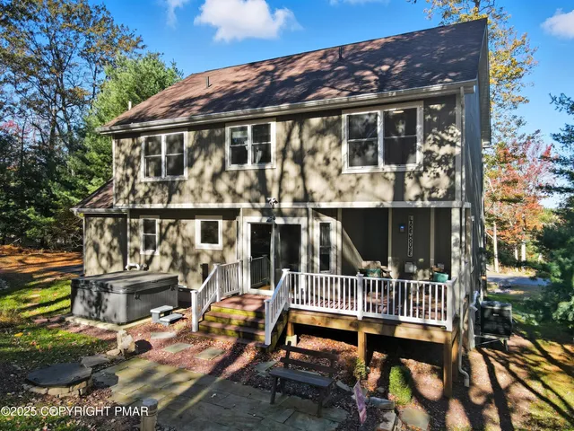 $599,000 | 104 Wolf Hollow Road, Lake Harmony, PA 18624