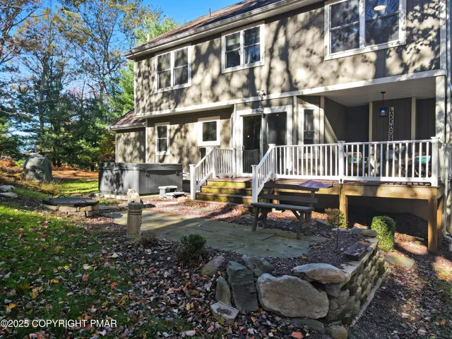 $599,000 | 104 Wolf Hollow Road, Lake Harmony, PA 18624