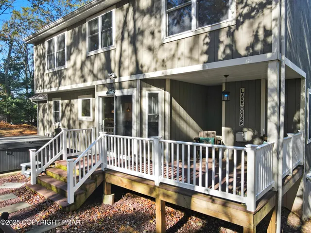 $599,000 | 104 Wolf Hollow Road, Lake Harmony, PA 18624