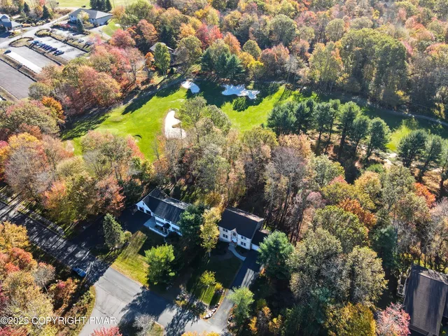 $599,000 | 104 Wolf Hollow Road, Lake Harmony, PA 18624