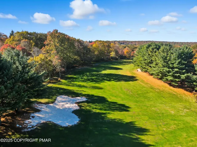 $599,000 | 104 Wolf Hollow Road, Lake Harmony, PA 18624