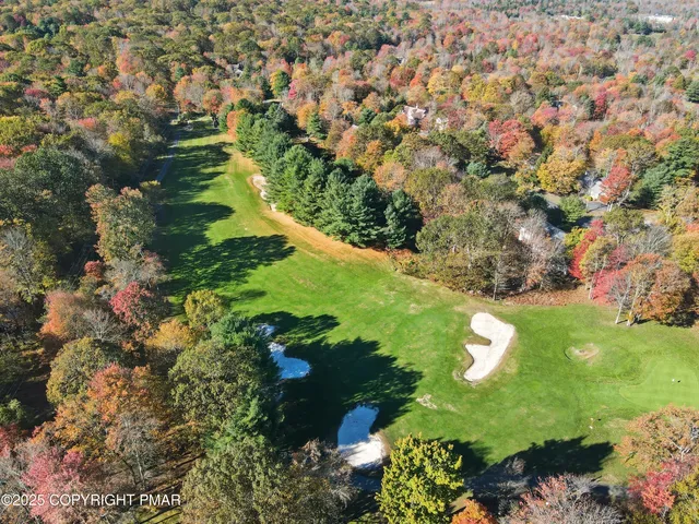 $599,000 | 104 Wolf Hollow Road, Lake Harmony, PA 18624