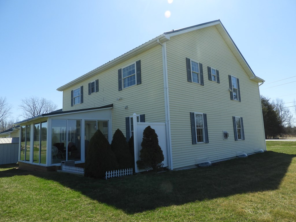 343 Point Au Roche Road Plattsburgh, NY 12901 - Photo 5 of 35 Gallery Image 5