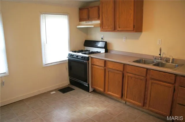 $675 | 106 West 5th S Street, Mount Olive, IL 62069