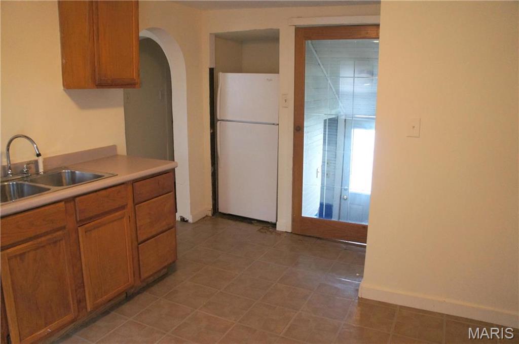 106 West 5th S Street Mount Olive, IL 62069 - Photo 4 of 12