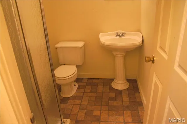 $675 | 106 West 5th S Street, Mount Olive, IL 62069