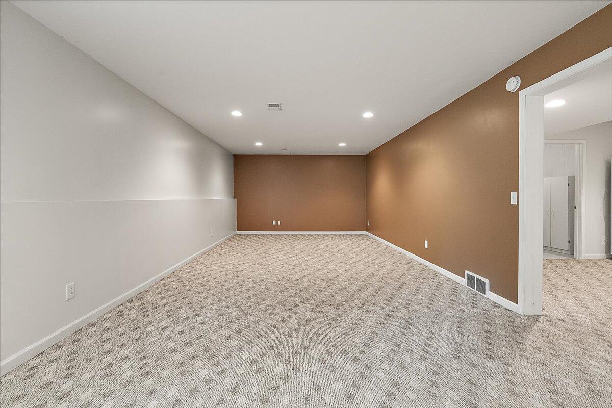 900 Andree Road Muskegon, MI 49445 - Photo 35 of 48 900 Andree Road_Jeff Leonard