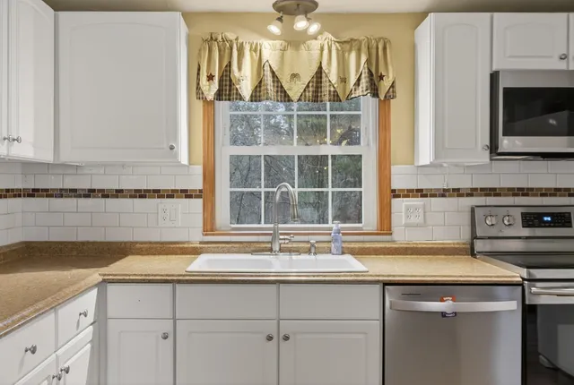 $575,500 | 20 Jakes Lane, Merrimack, NH 03054