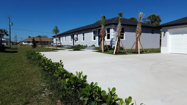 $795,500 | 246 Rotonda Boulevard West, Rotonda West, FL 33947