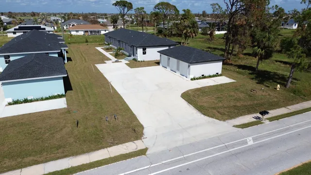 $795,500 | 246 Rotonda Boulevard West, Rotonda West, FL 33947