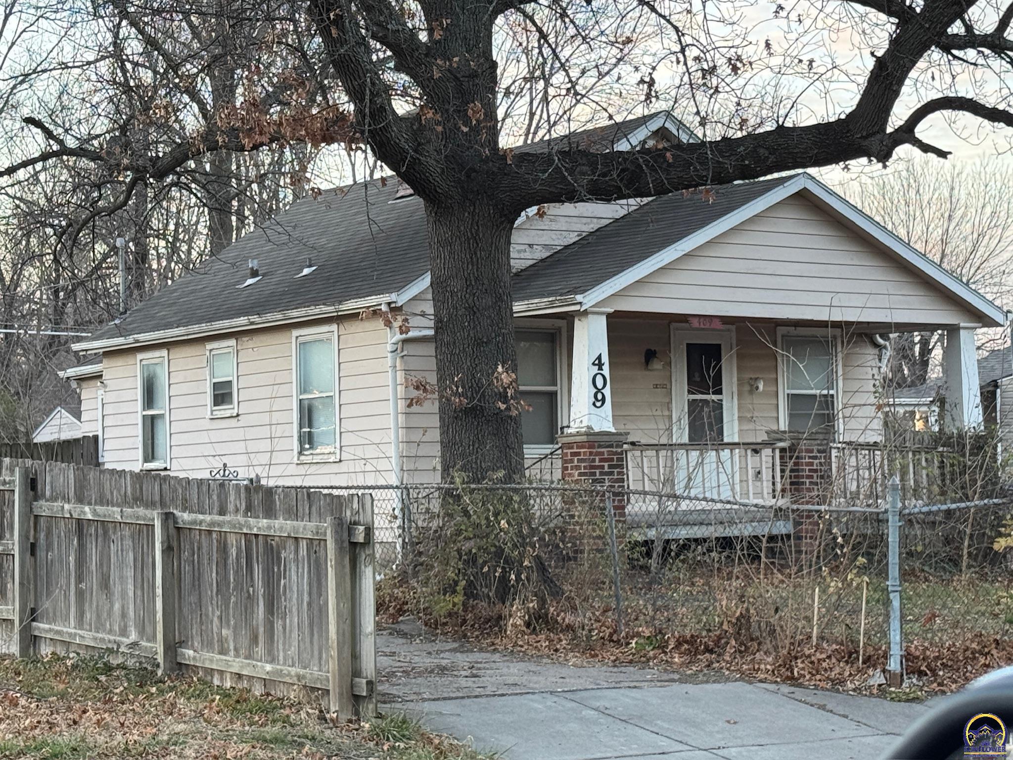 409 Southeast Golden Avenue Topeka, KS 66607 - Photo 1 of 1 Gallery Image 1
