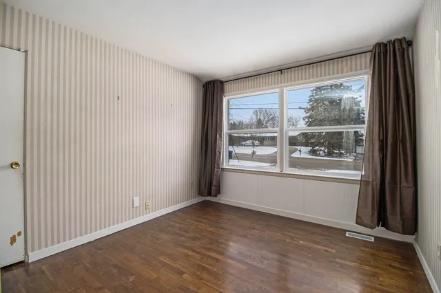 $345,000 | 805 Landsdowne Avenue, Portage, MI 49002