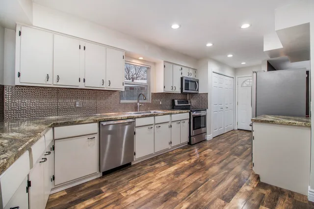 $345,000 | 805 Landsdowne Avenue, Portage, MI 49002