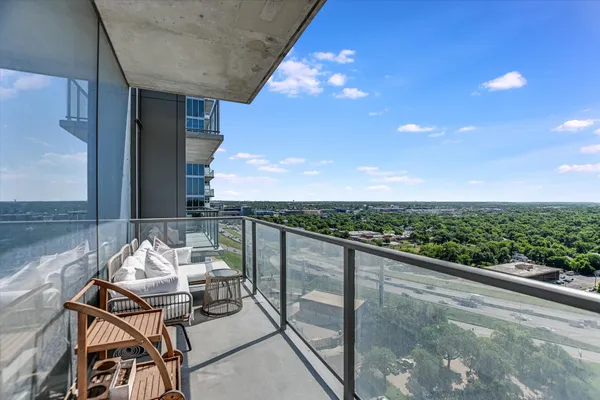 $635,000 | 44 East Avenue, Unit 1909, Austin, TX 78701