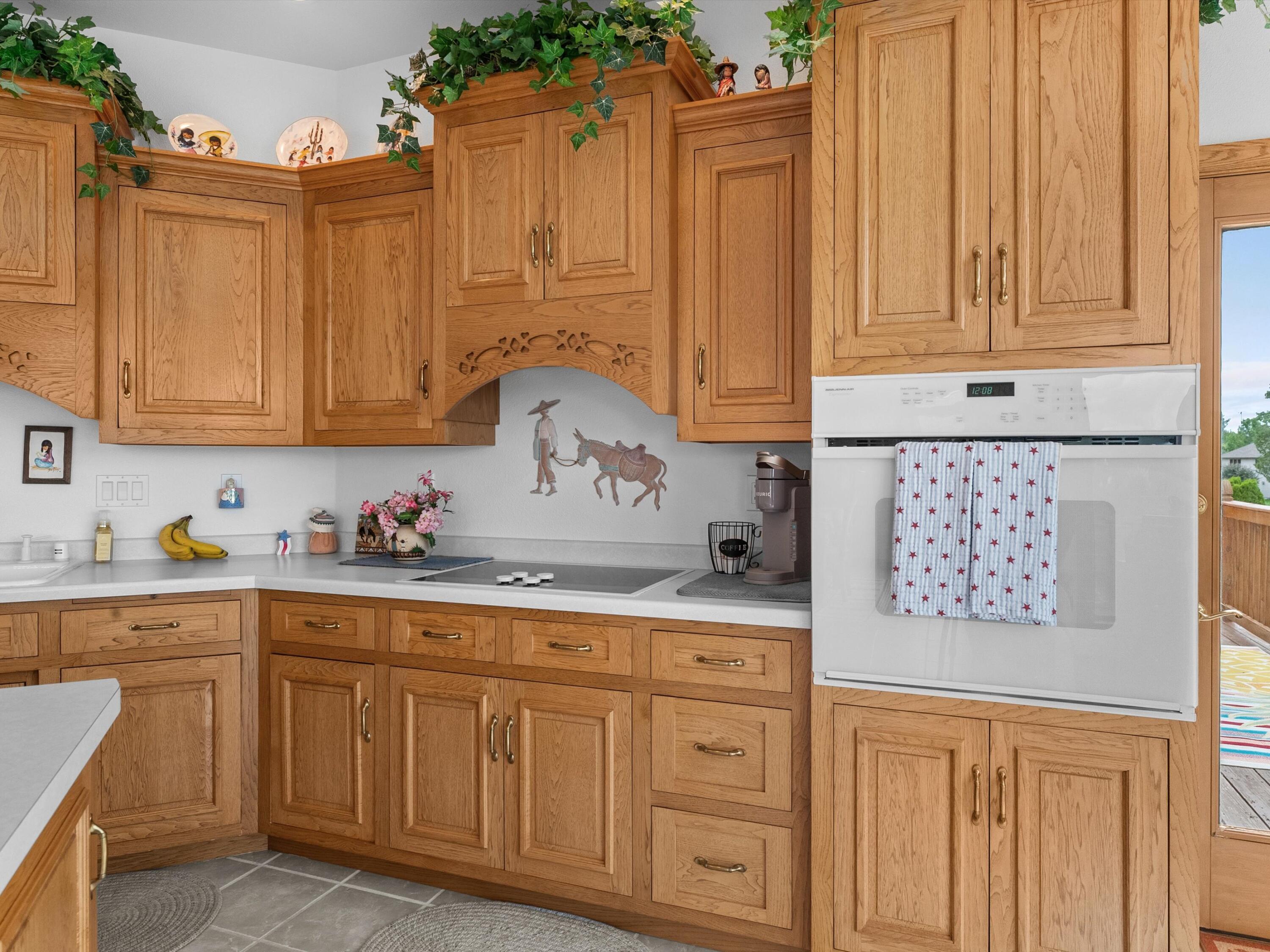 1505 Blue Heron Drive Two Rivers, WI 54241 - Photo 29 of 50 39-39_kitchen_003