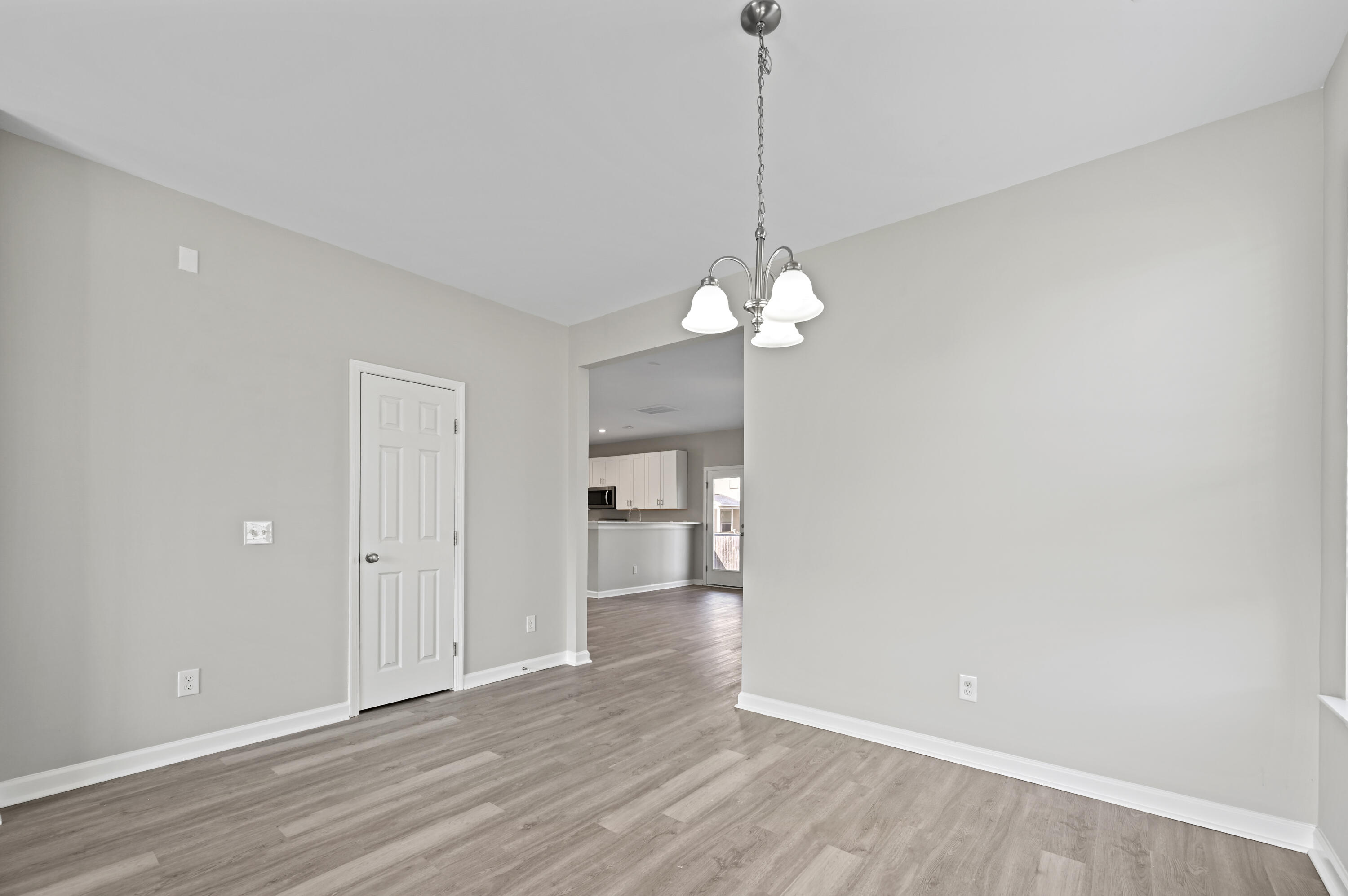 413 Forest Hills Road Summerville, SC 29486 - Photo 3 of 24 DSC_4164