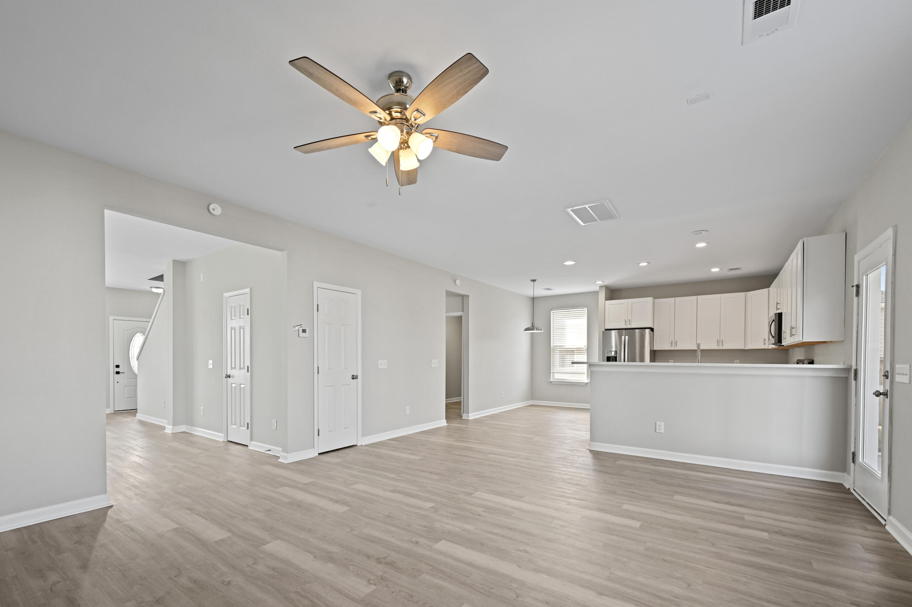 413 Forest Hills Road Summerville, SC 29486 - Photo 4 of 24 DSC_4182