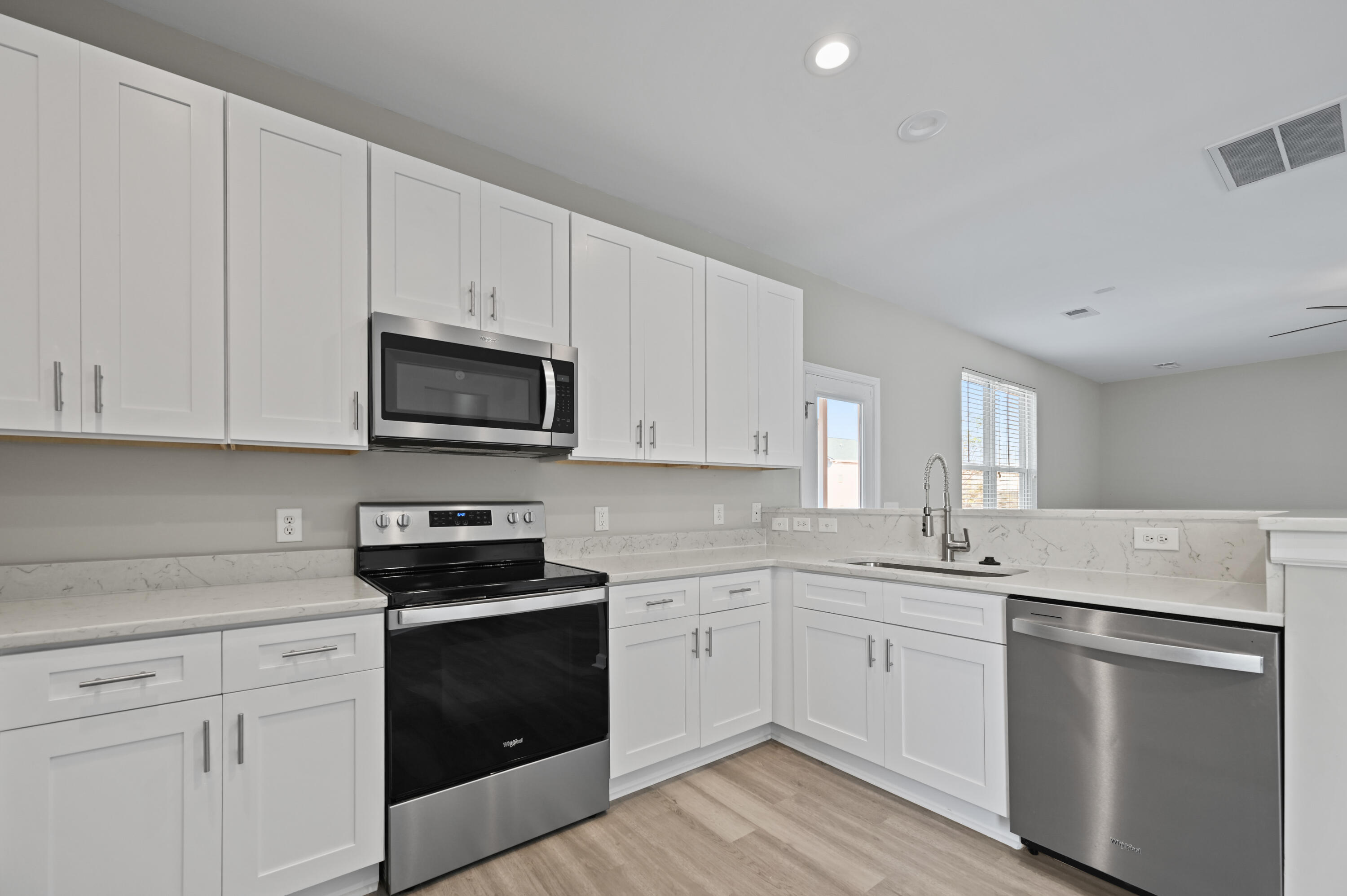 413 Forest Hills Road Summerville, SC 29486 - Photo 6 of 24 DSC_4200