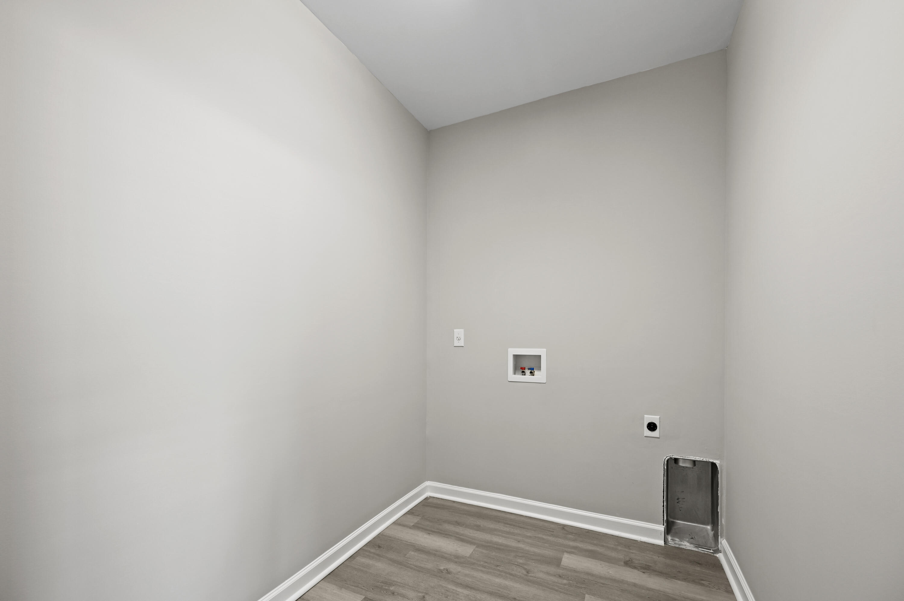 413 Forest Hills Road Summerville, SC 29486 - Photo 8 of 24 DSC_4218