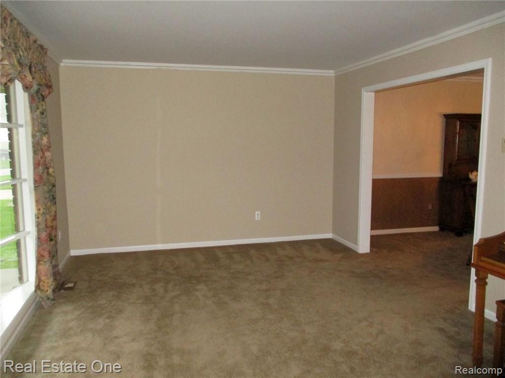 434 Pinehurst Drive Rochester Hills, MI 48309 - Photo 8 of 32