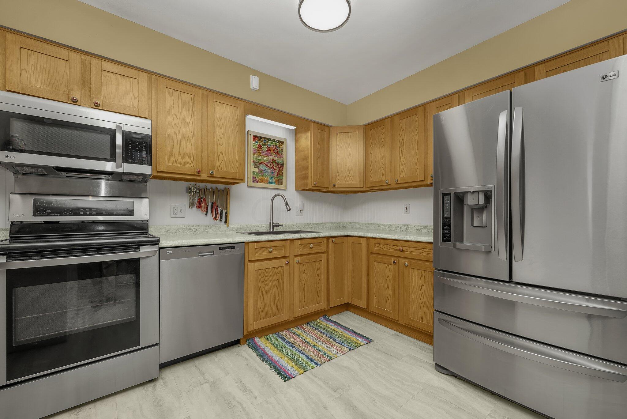 563 McCutcheon Road Columbus, OH 43230 - Photo 7 of 27 Kitchen remodeled in 2018!