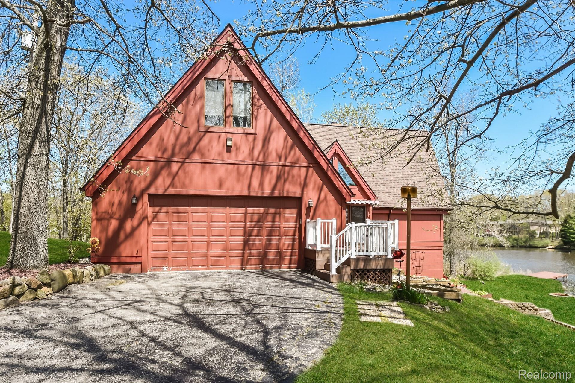 6350 Linden Road Fenton, MI 48430 - Photo 41 of 46 3A6BB71A-B4A0-4236-BA7F-DAF468C2C40F.jpeg