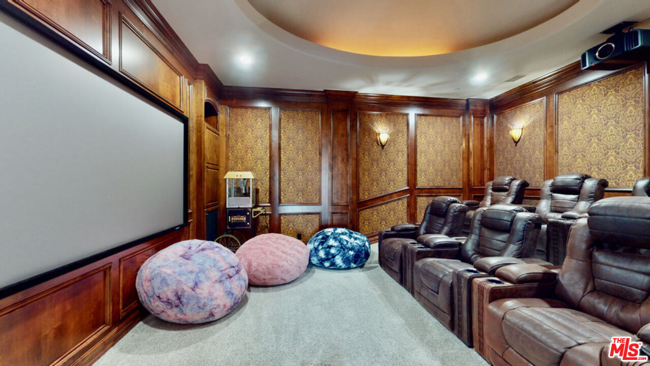 18000 Sunset Point Road Poway, CA 92064 - Photo 13 of 43 a living room with furniture