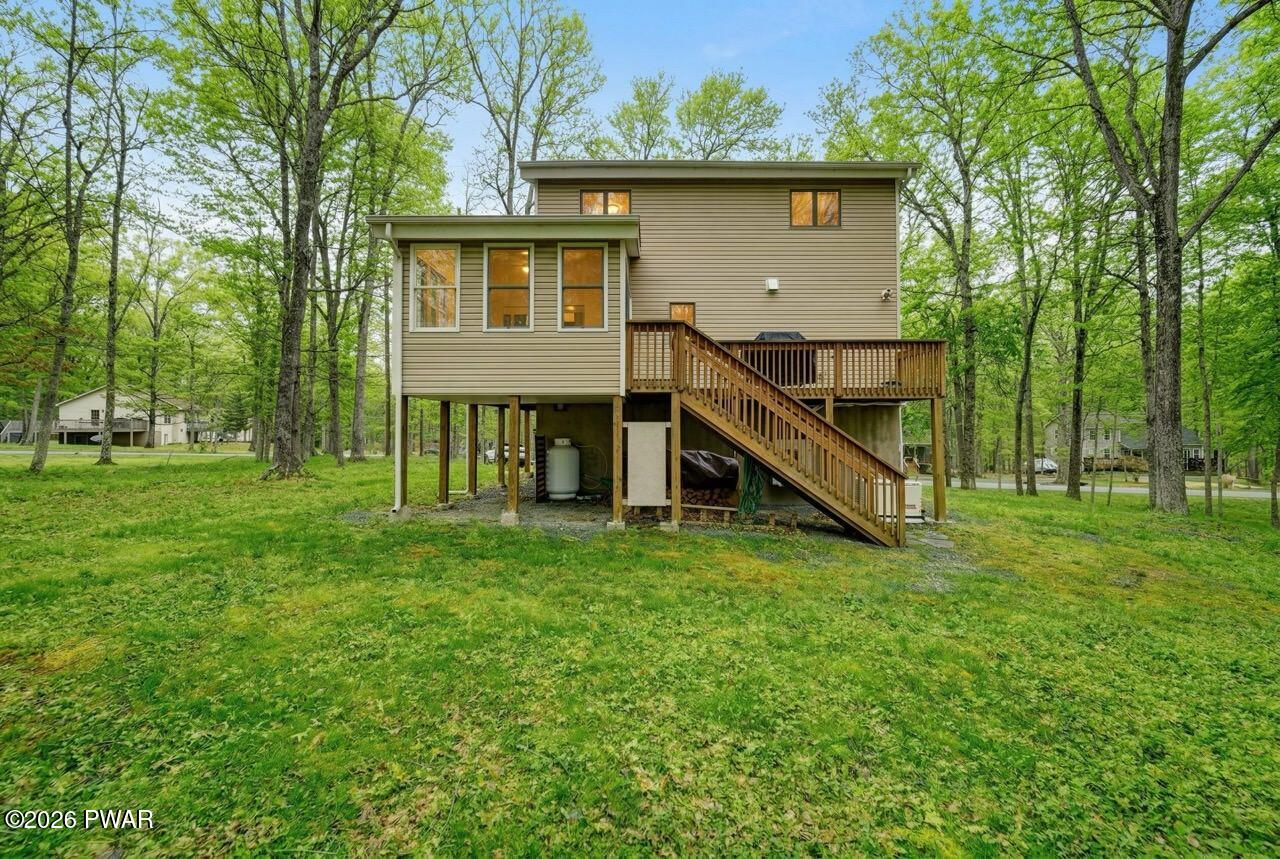 258 Lakeview Road Lackawaxen, PA 18435 - Photo 8 of 119