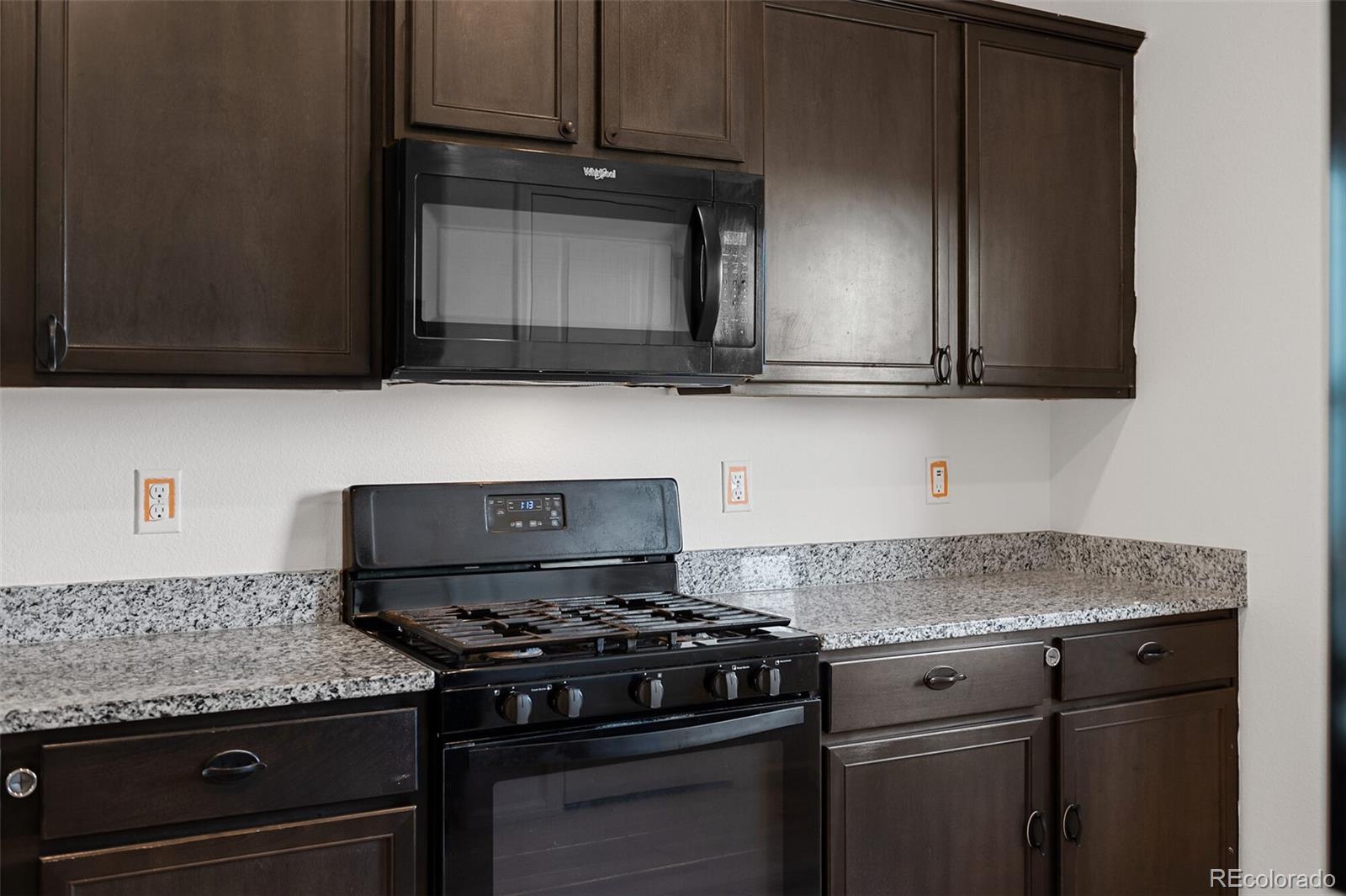 306 Walnut Street Bennett, CO 80102 - Photo 12 of 41