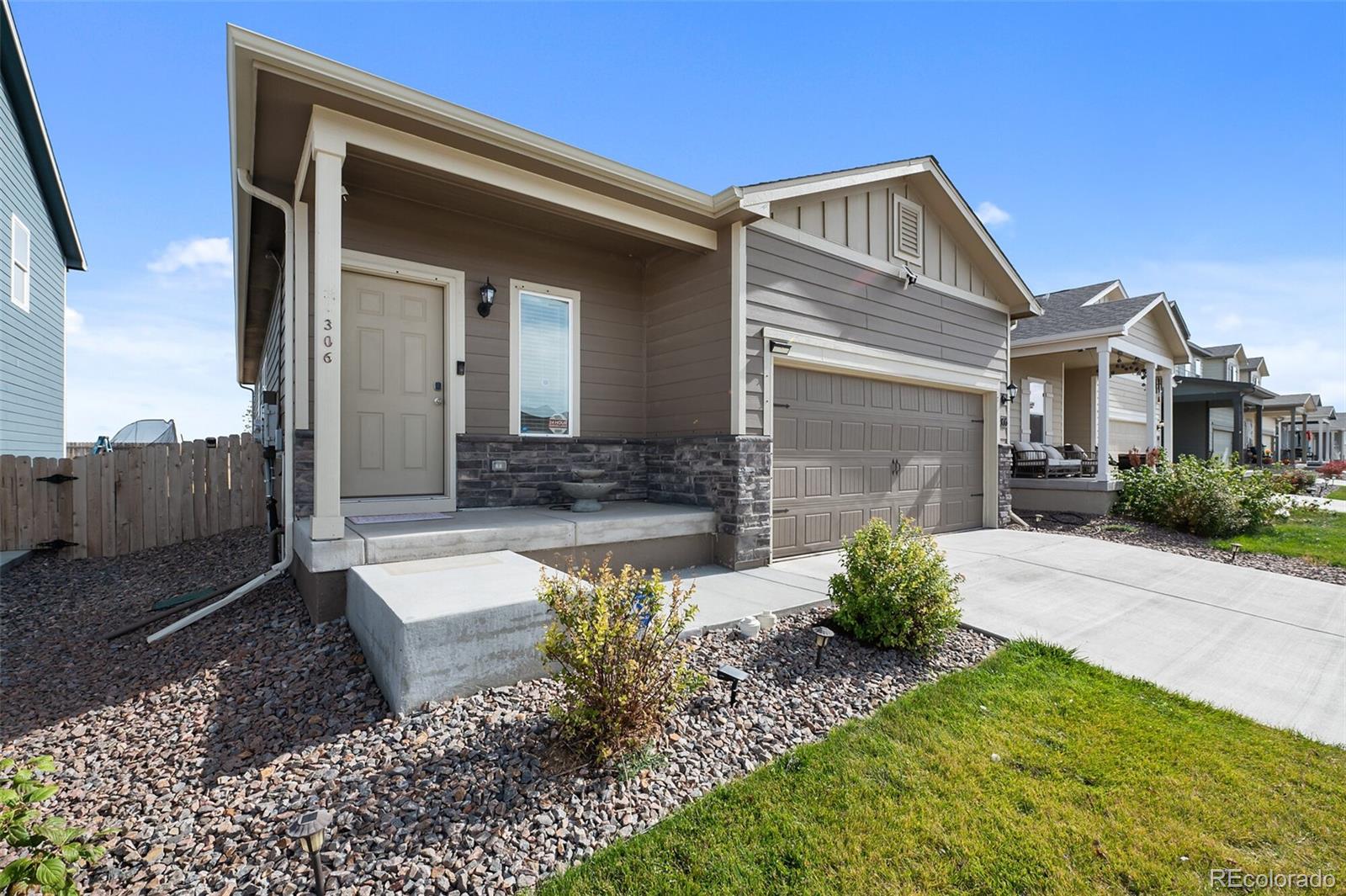 306 Walnut Street Bennett, CO 80102 - Photo 3 of 41