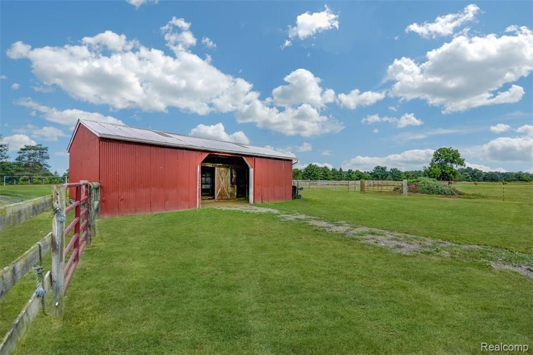 1350 West Allen Road Howell, MI 48855 - Photo 32 of 38 43.jpg