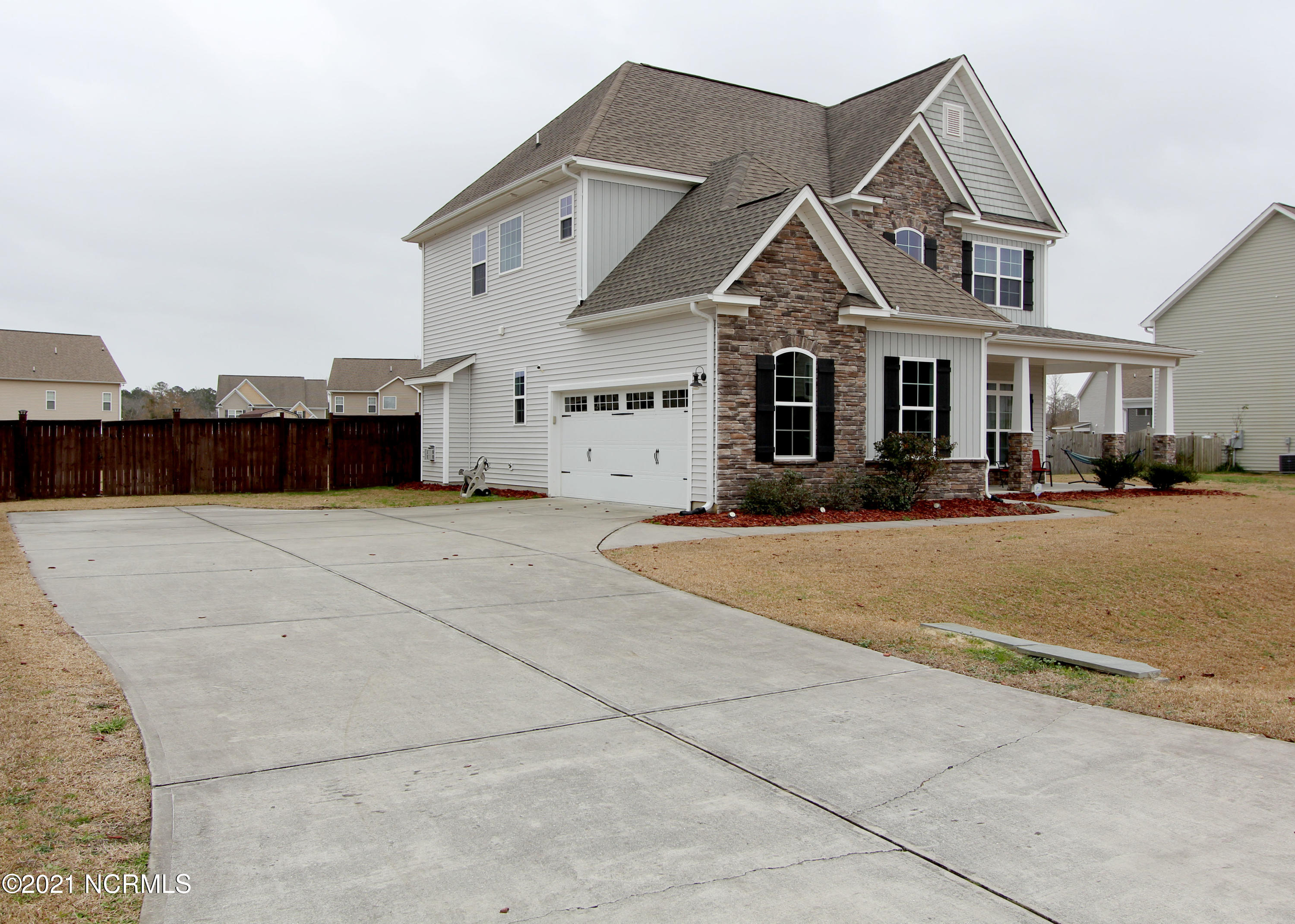223 River Winding Road Jacksonville, NC 28540 - Photo 3 of 64 A front 4