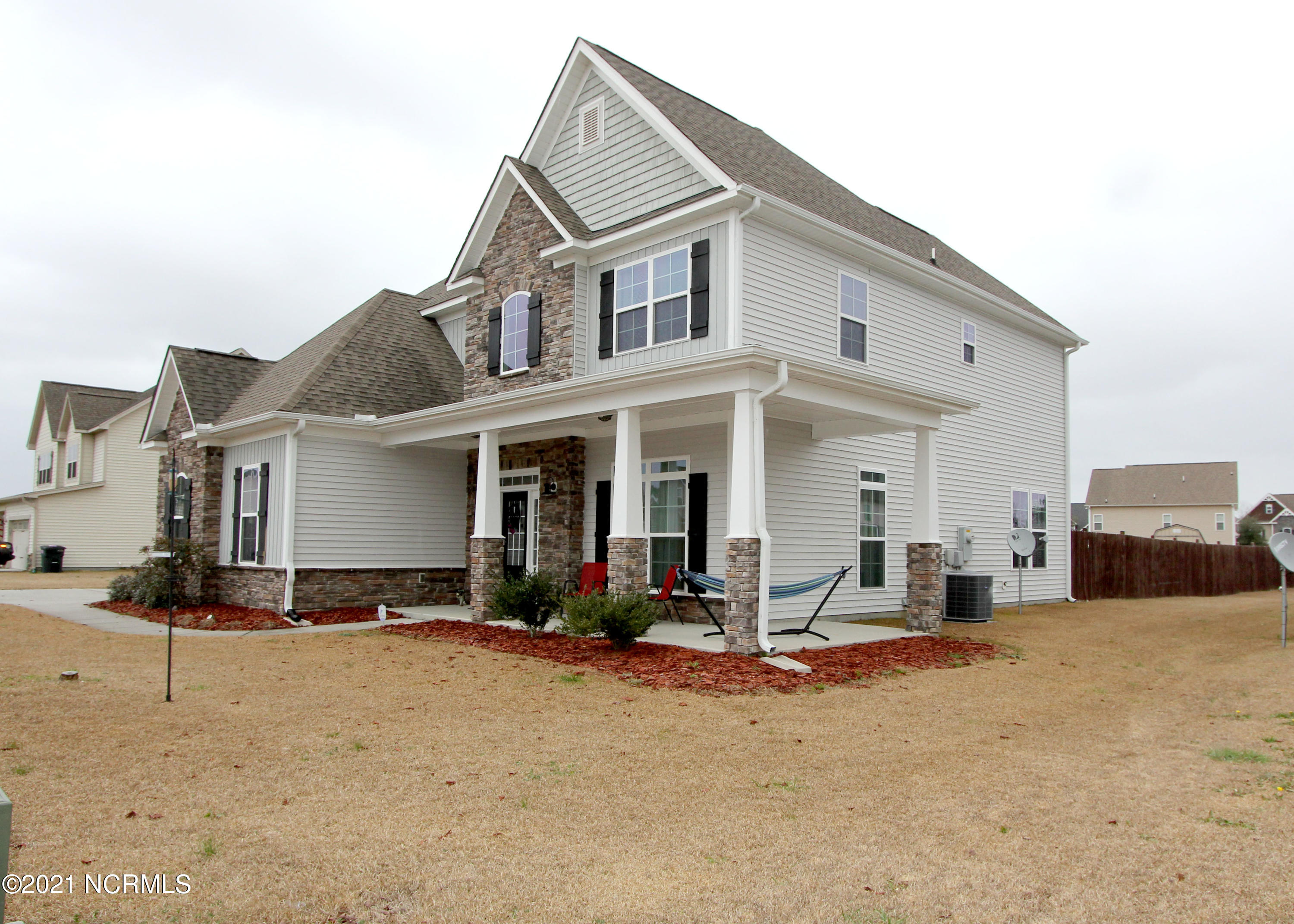 223 River Winding Road Jacksonville, NC 28540 - Photo 5 of 64 A front 7