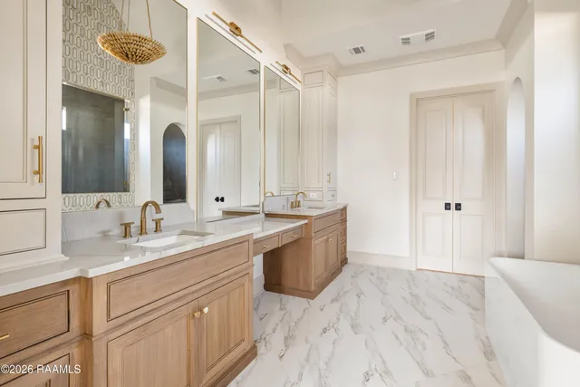 $929,000 | 309 Sunset Palm Court, Youngsville, LA 70592