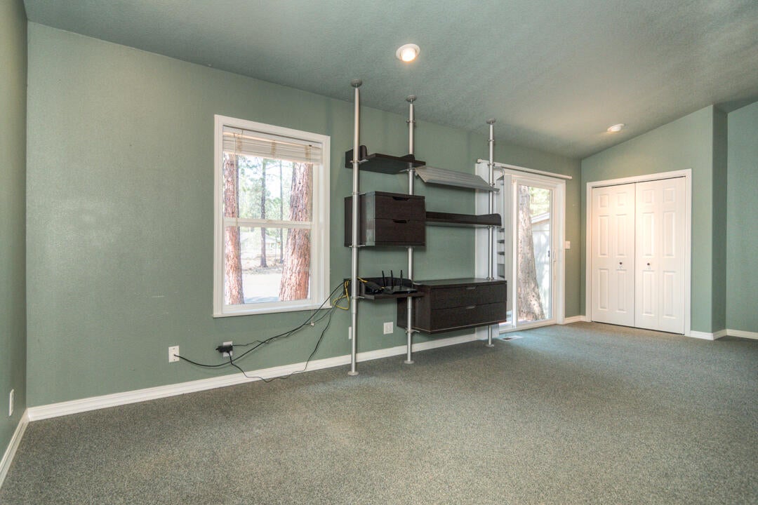 16879 Covina Road Bend, OR 97707 - Photo 25 of 46 23