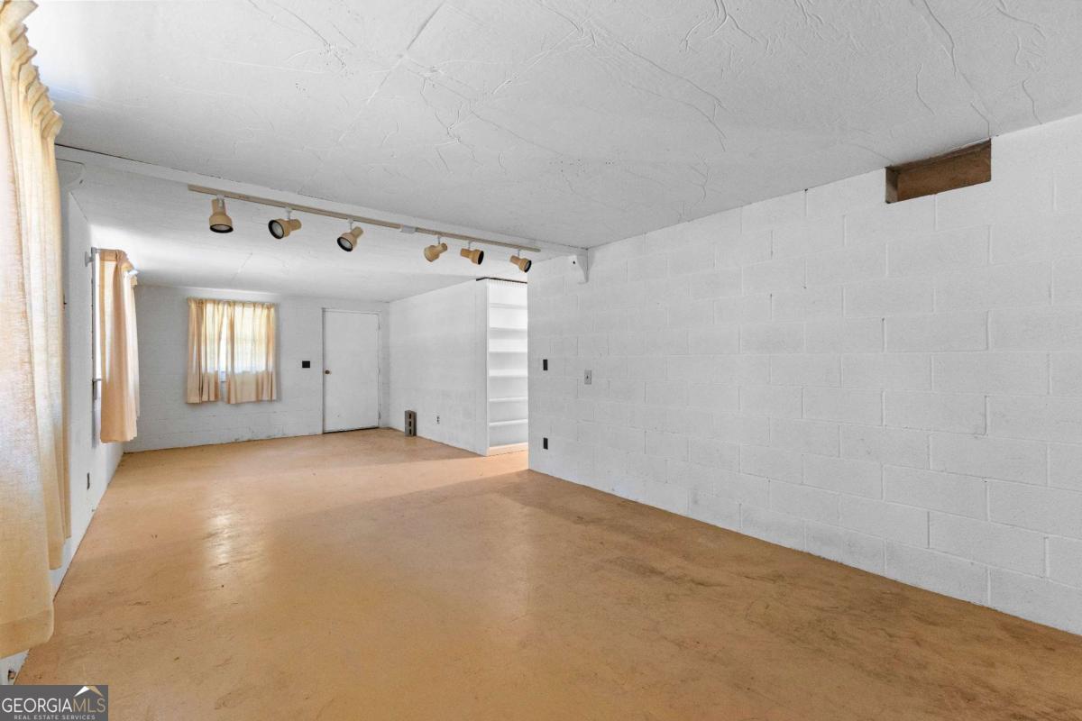 2540 Hannahs Mill Road Thomaston, GA 30286 - Photo 34 of 76 a view of an empty room
