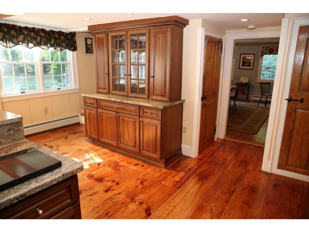 73 Exeter Road North Hampton, NH 03862 - Photo 3 of 35