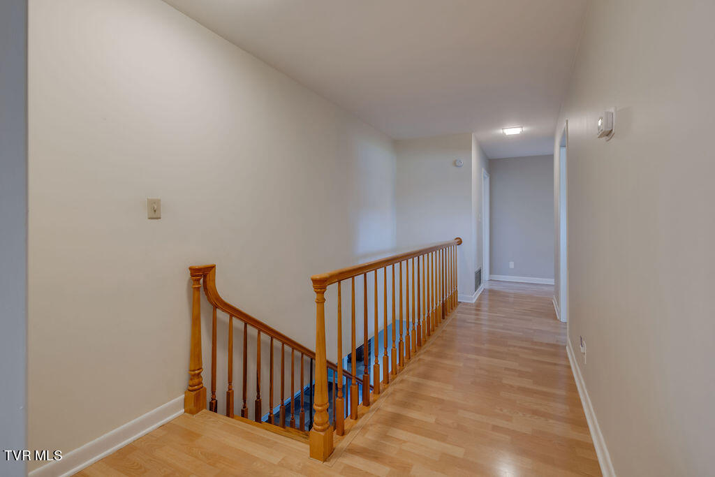 2121 Heatherly Road Kingsport, TN 37660 - Photo 15 of 47 015