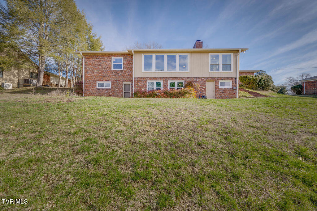 2121 Heatherly Road Kingsport, TN 37660 - Photo 37 of 47 037