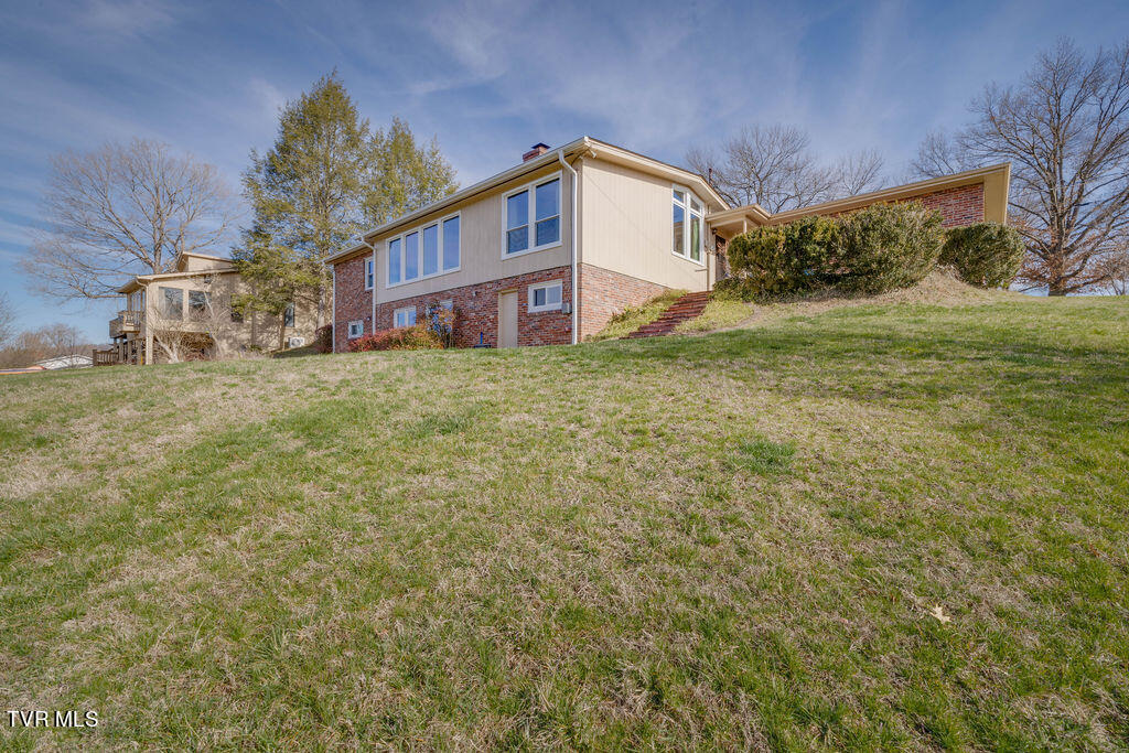 2121 Heatherly Road Kingsport, TN 37660 - Photo 38 of 47 038