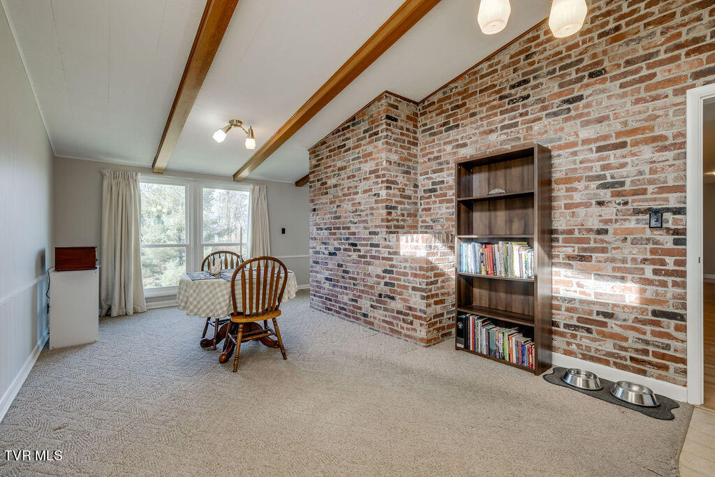 2121 Heatherly Road Kingsport, TN 37660 - Photo 10 of 47 010