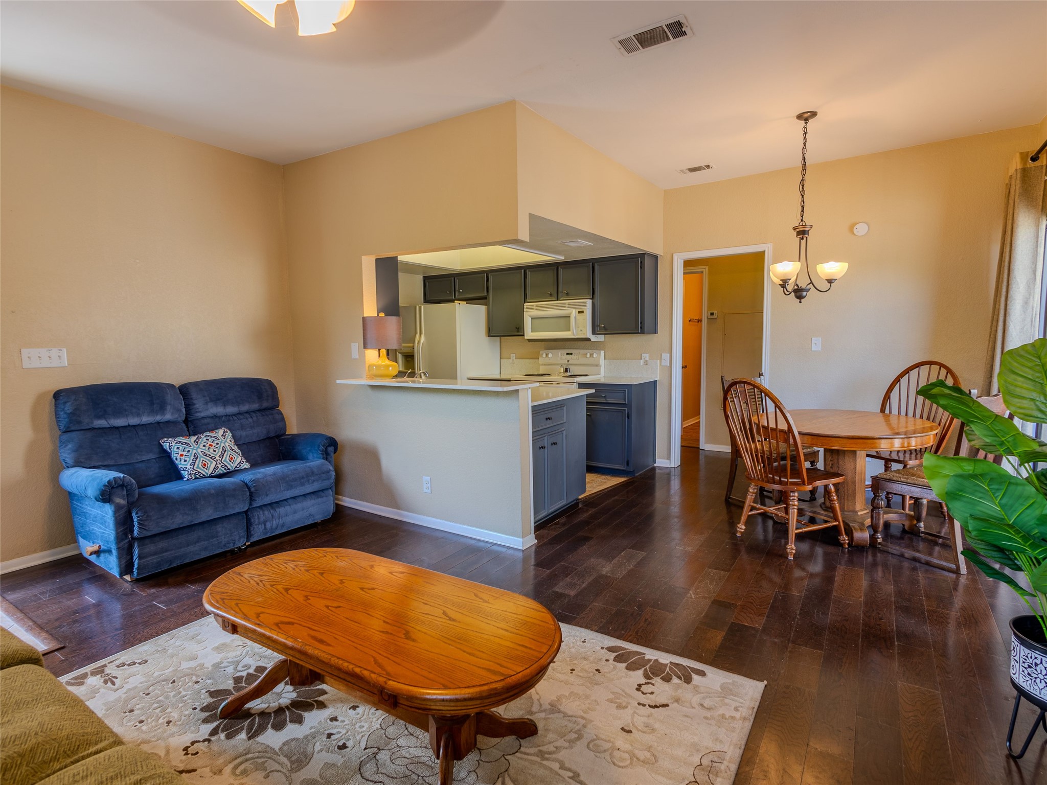 1013 Chestnut Street, Unit 4 San Marcos, TX 78666 - Photo 5 of 22