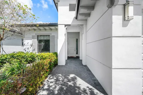 $1,250,000 | 3069 Safflower Circle, West Palm Beach, FL 33401