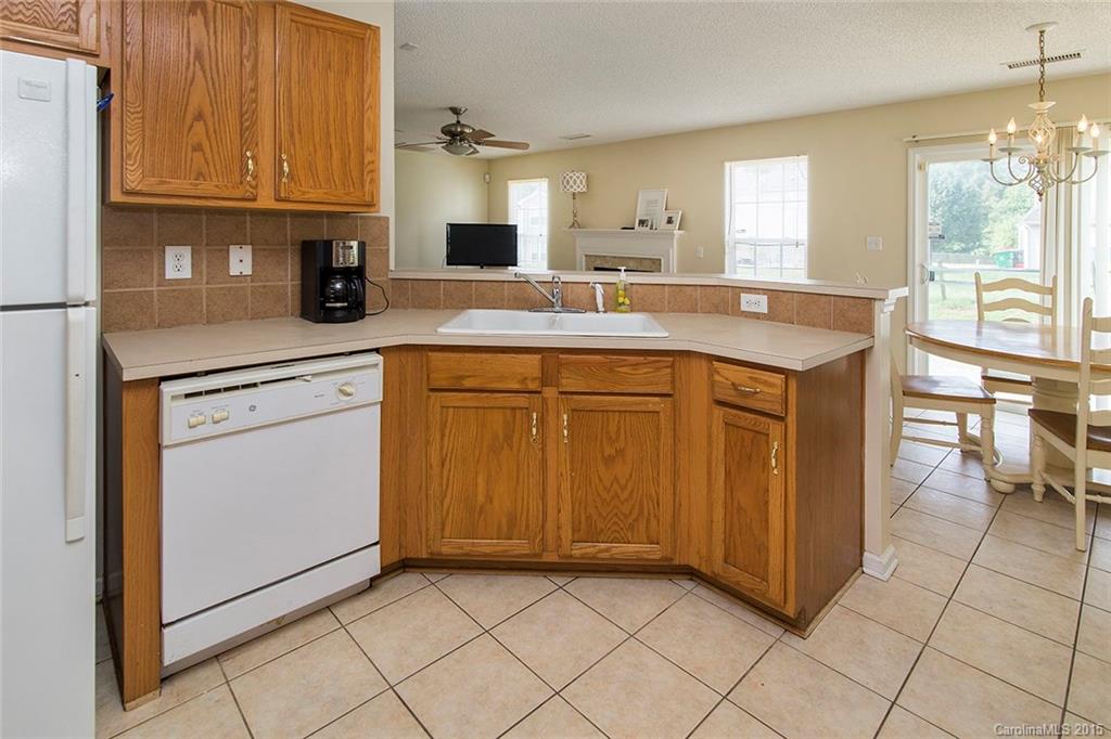 8202 Fox Swamp Road Charlotte, NC 28215 - Photo 11 of 24 Gallery Image 11